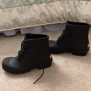 Hunter Mens rain boot winter combat boot very gently worn in perfect condition 3rain boots v2.png main image 4